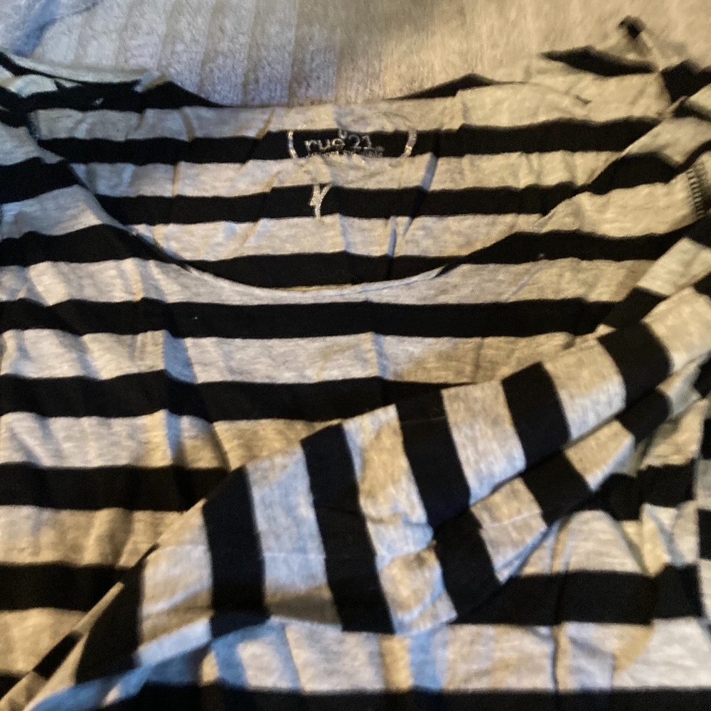 Rue 21 lightweight sweater